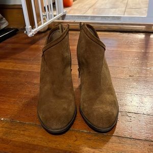 Lucky Brand suede bootie!